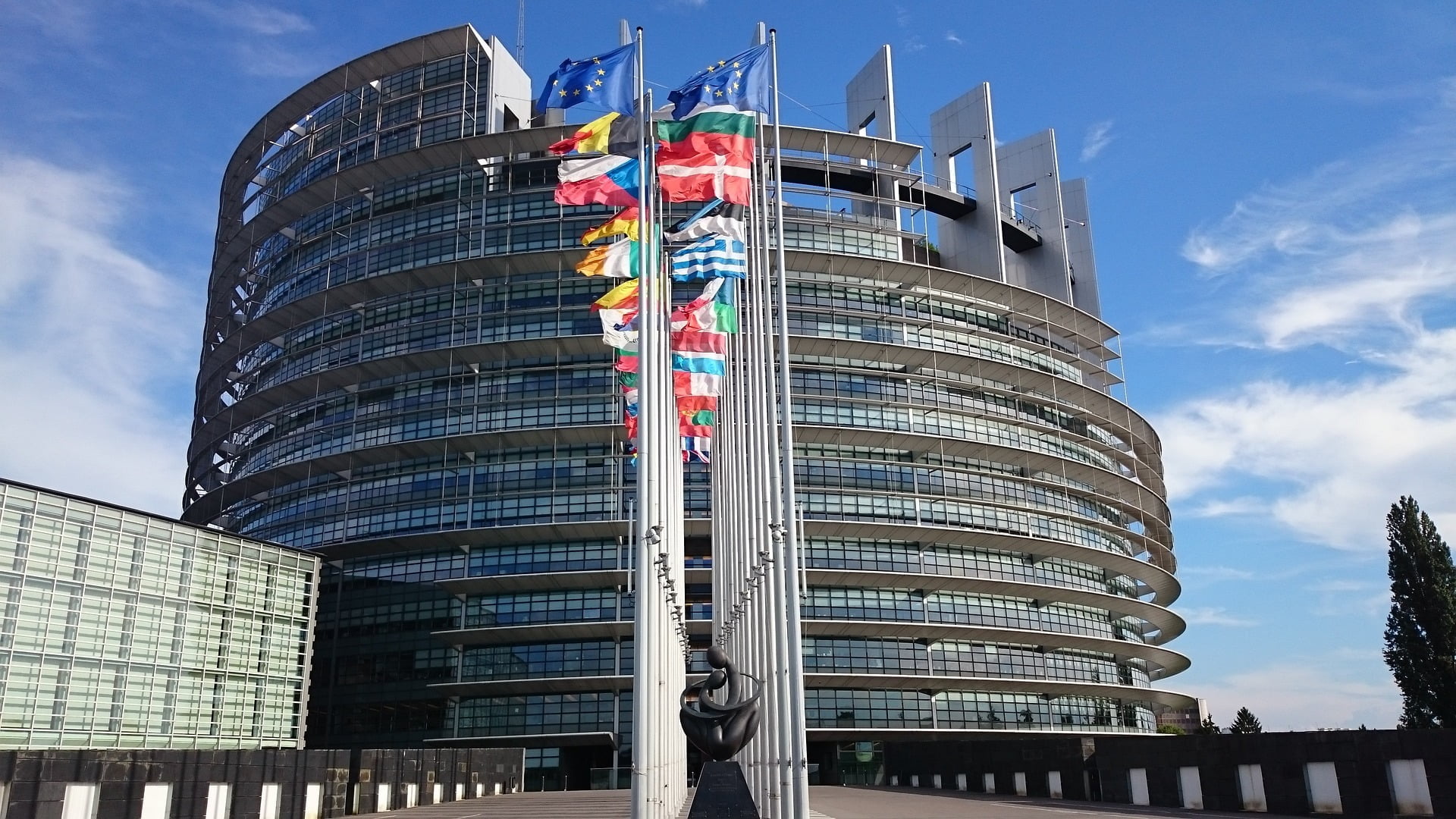 MEPS urge European Commission to block data transfer deal with U.S.